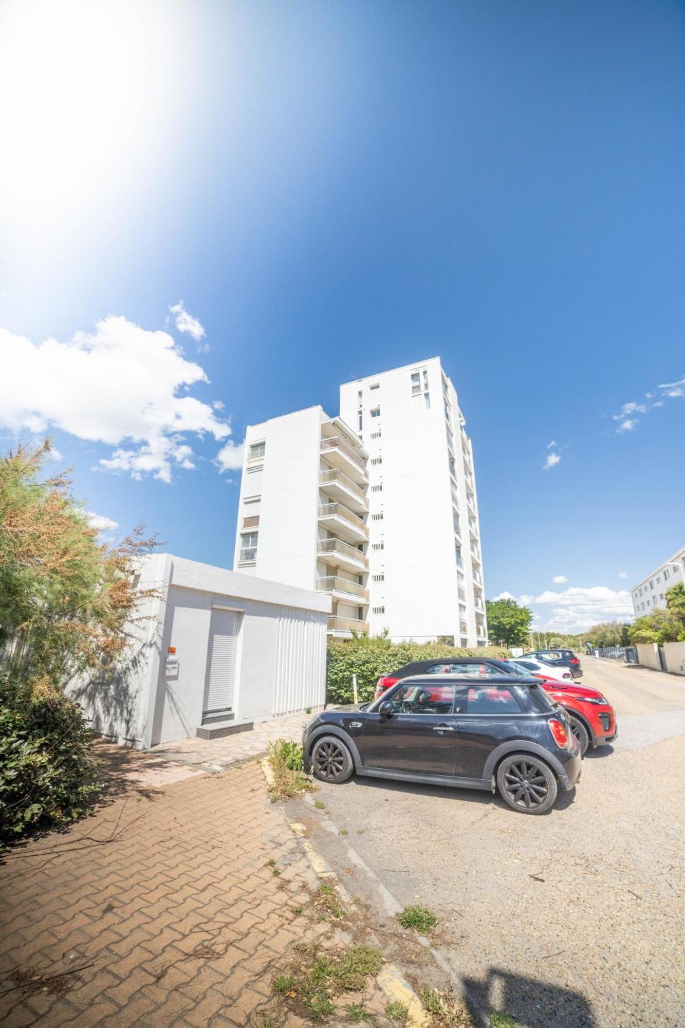 Le Calderini Appart - Face Plage Wifi Et Park Gratuit Calme - Resid Le Surcouf -Top Pros Servicesconciergerie La Grande Motte Екстериор снимка